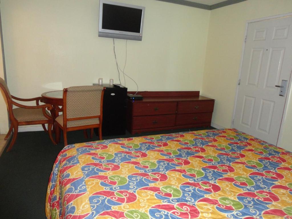 Budget Inn San Fernando Room photo
