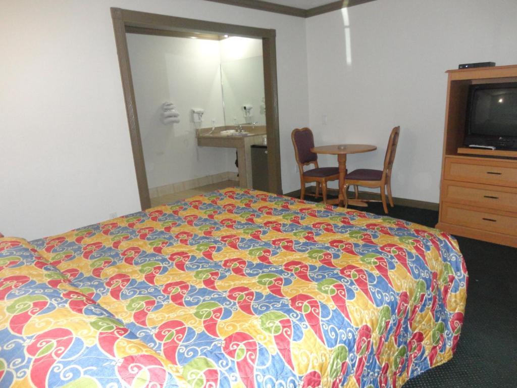 Budget Inn San Fernando Room photo